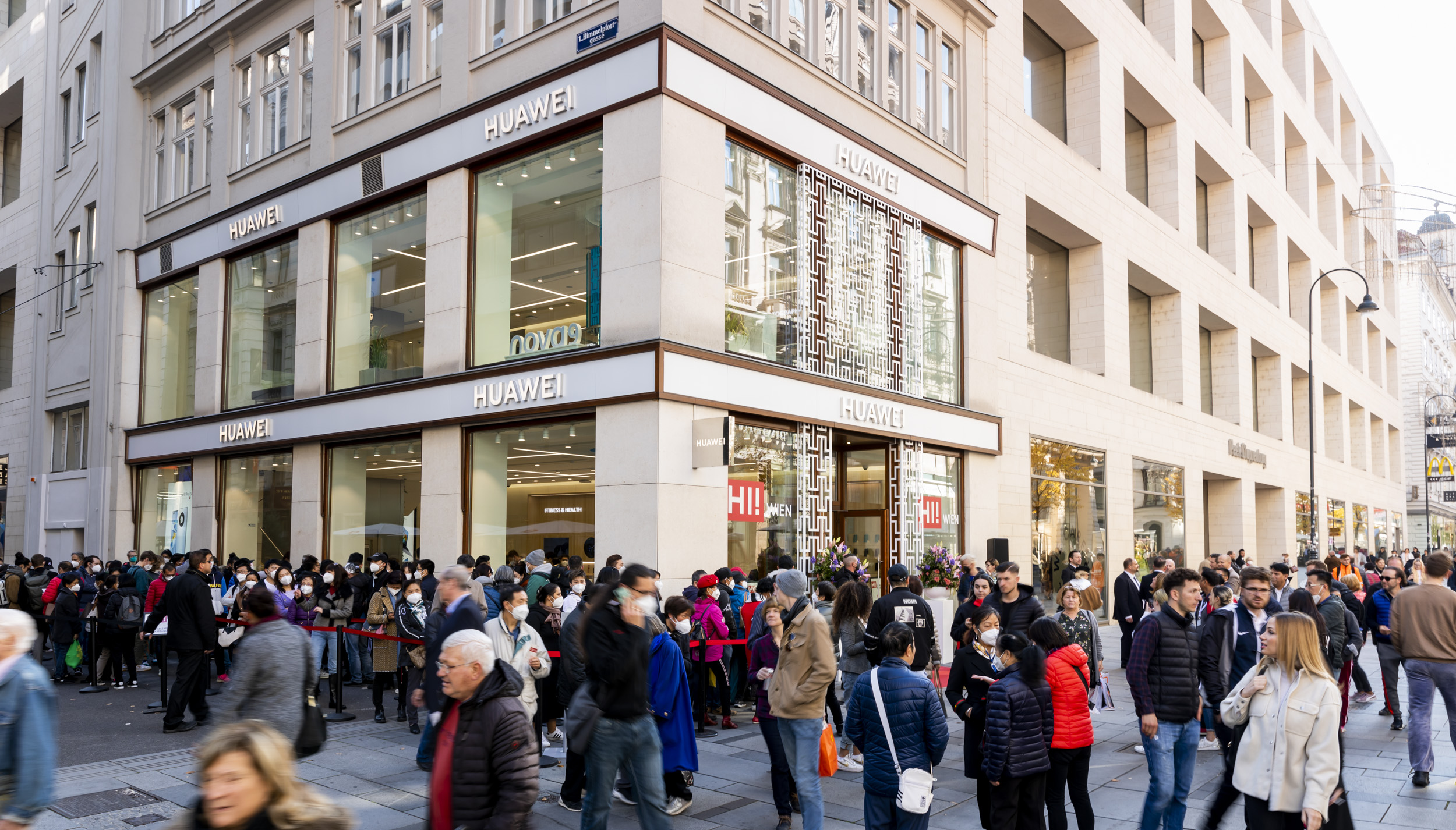 Huawei-Flagship-Store-Wien-Grand-Opening - VANGARDIST MAGAZINE